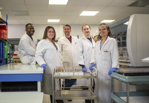 L'équipe du laboratoire de qualification biologique des dons Grand Ouest_ EFS Thomas Gogny